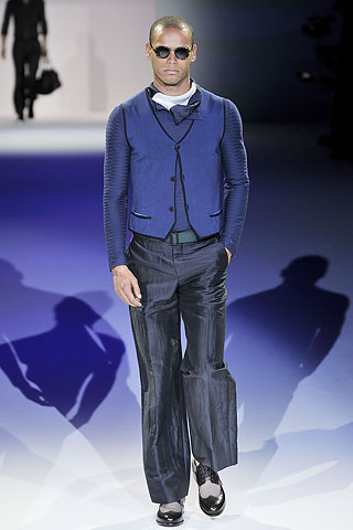 Giorgio Armani / - 2011